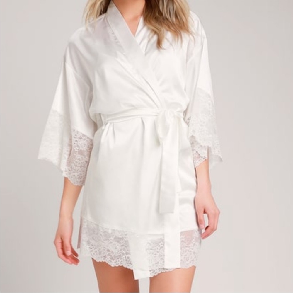 Lulu's ivory white satin lace trim bridal tie waist robe womens M